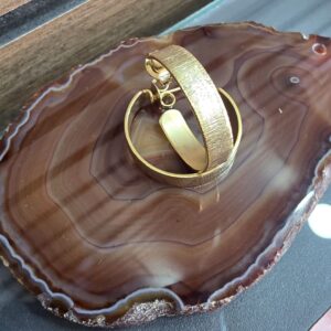 Aros media argolla bañados en oro